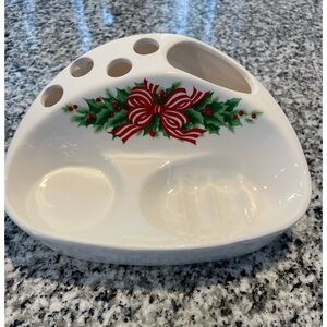 Vintage Christmas Around the World Holiday Bath Caddy